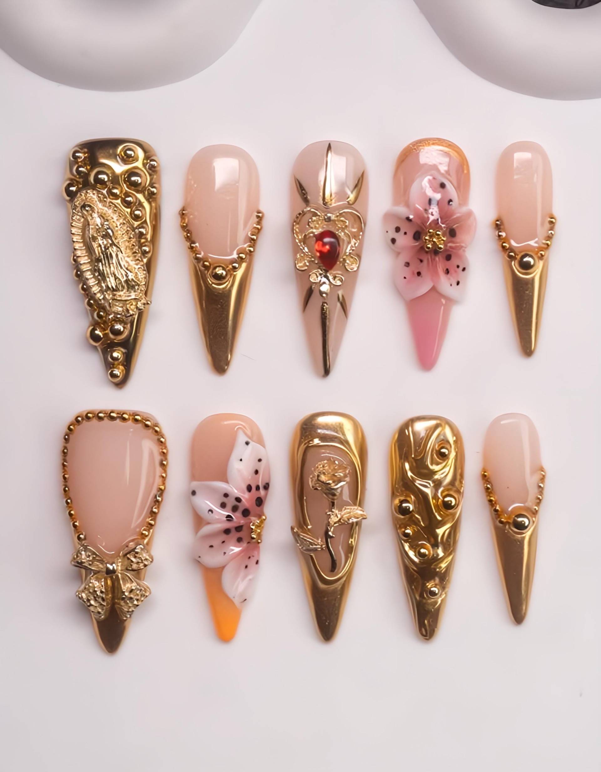 Floraler Goldrausch - 3D Selbstgemachte Press-On Nägel von Etsy - nailauraDE