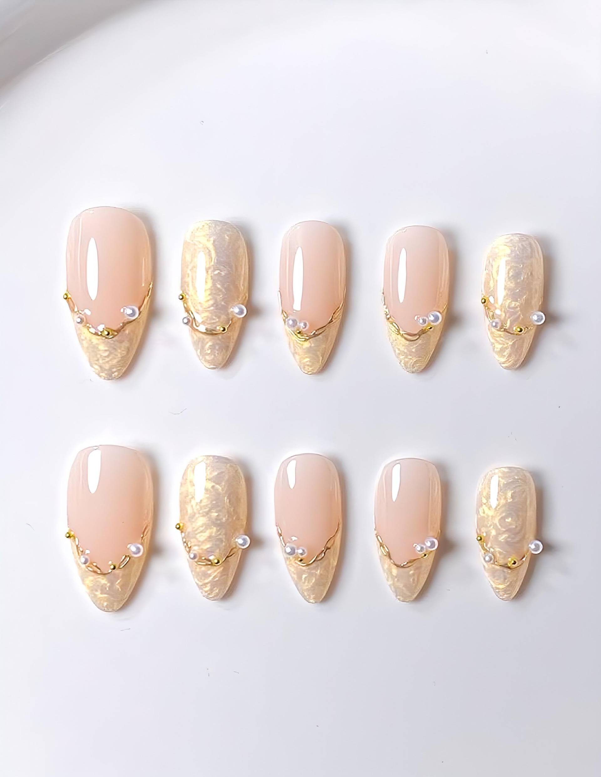 Golden Pearl Tide - 3D Handgemachte Wiederverwendbare Pressnägel von Etsy - nailauraDE