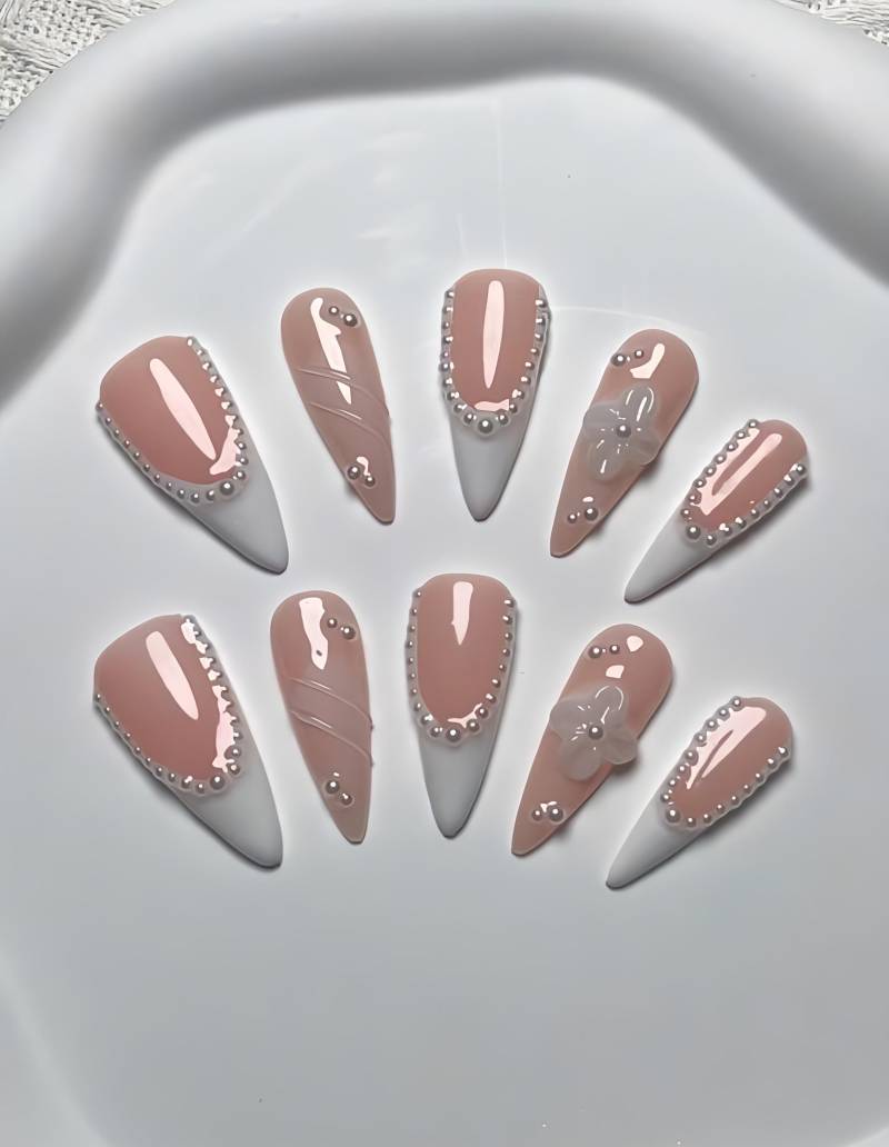 Luxe Flower French - 3D Selbstgemachte Press-On Nägel von Etsy - nailauraDE