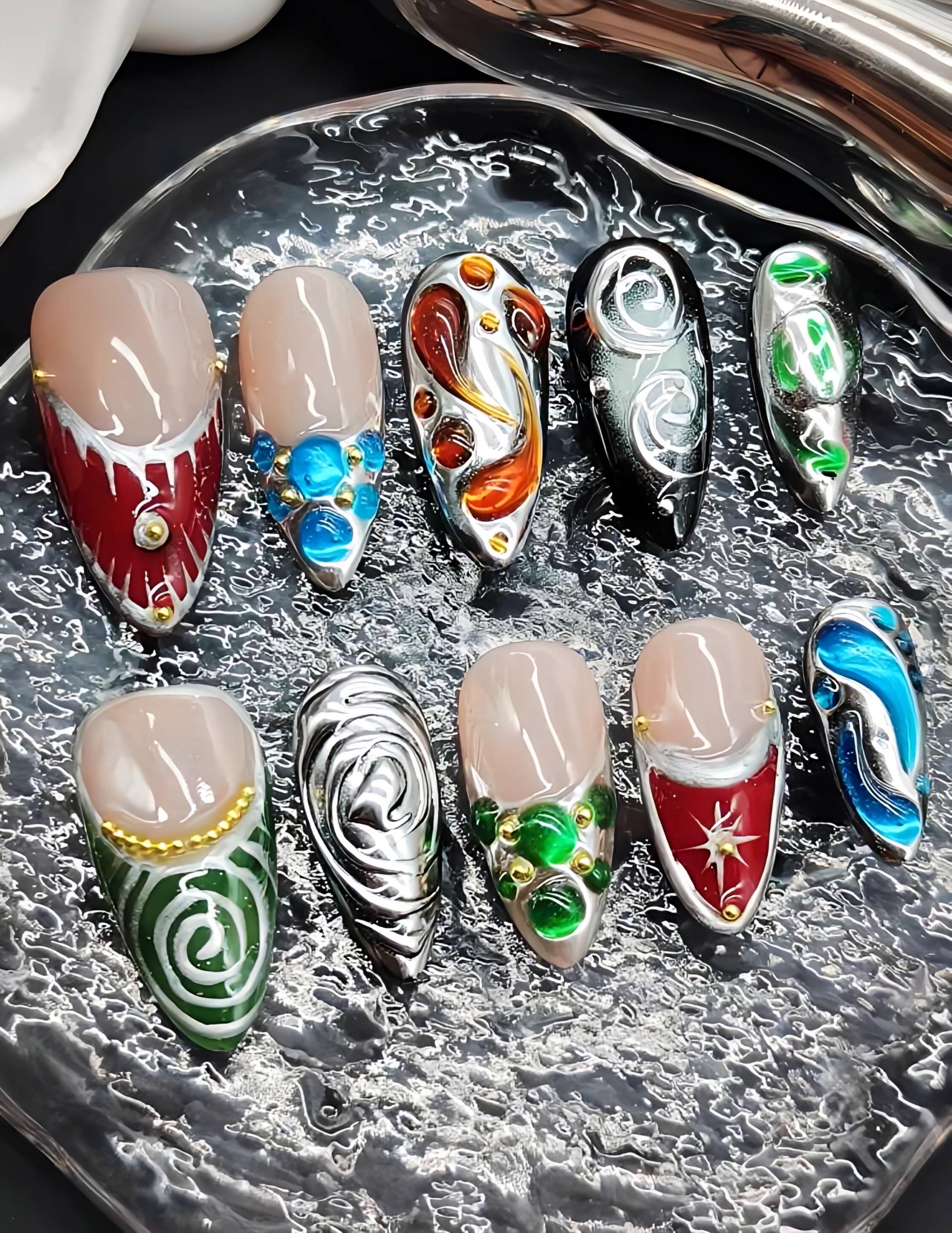 Metallic Touch - 3D Selbstgemachte Pressnägel Metallic Touch - 3D Selbstgemachte Pressnägel von Etsy - nailauraDE