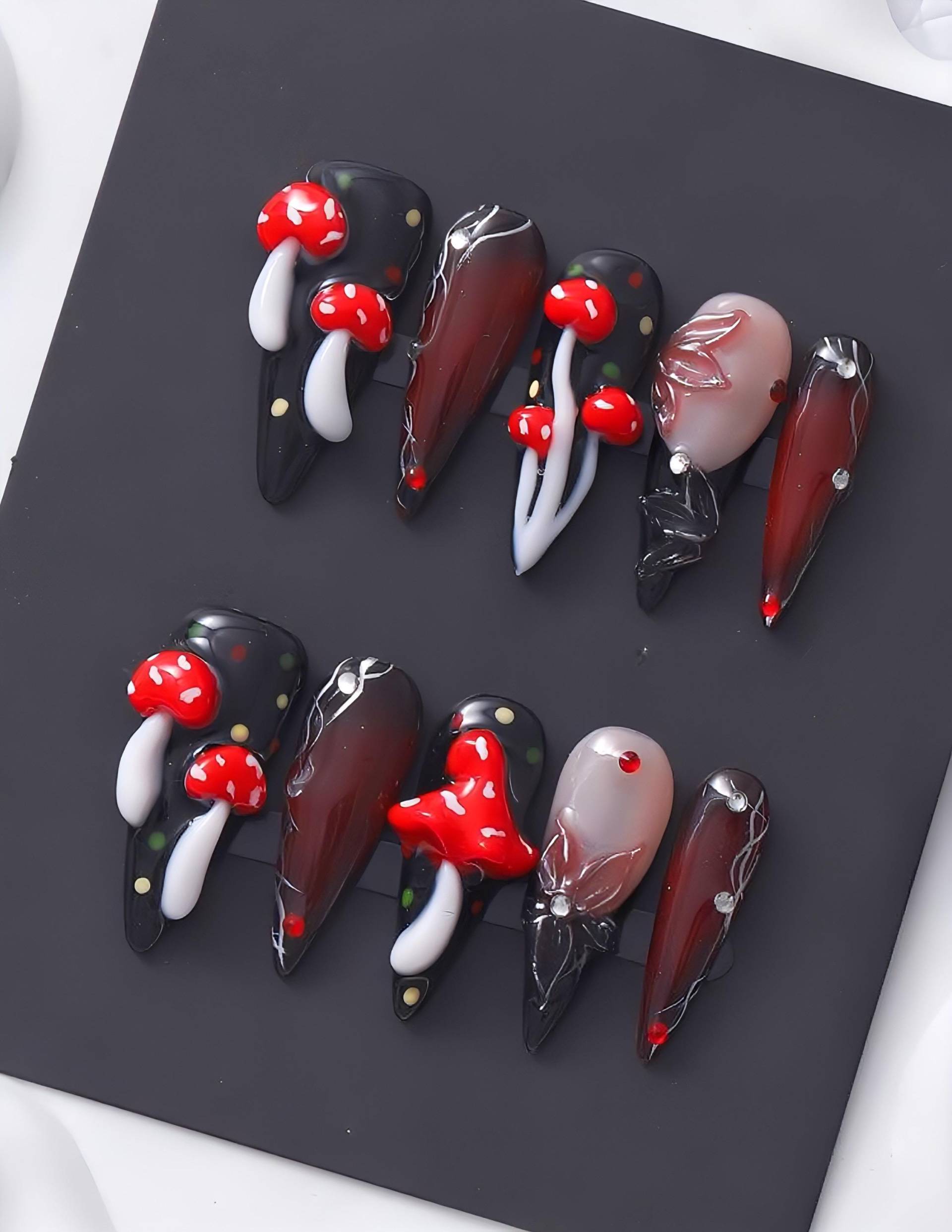 Venom Bloom - 3D Handgemachte Wiederverwendbare Pressnägel von Etsy - nailauraDE