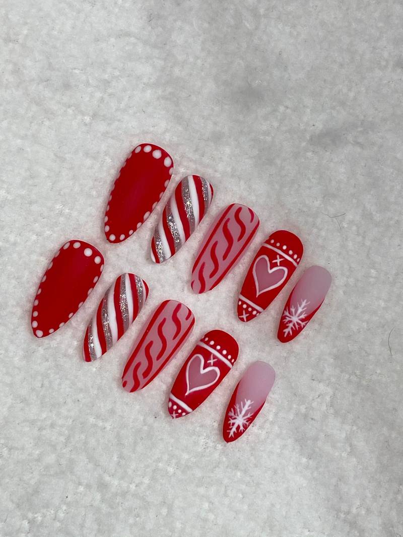 Rot Matte Weihnachtsnägel von Etsy - nailsbysimw