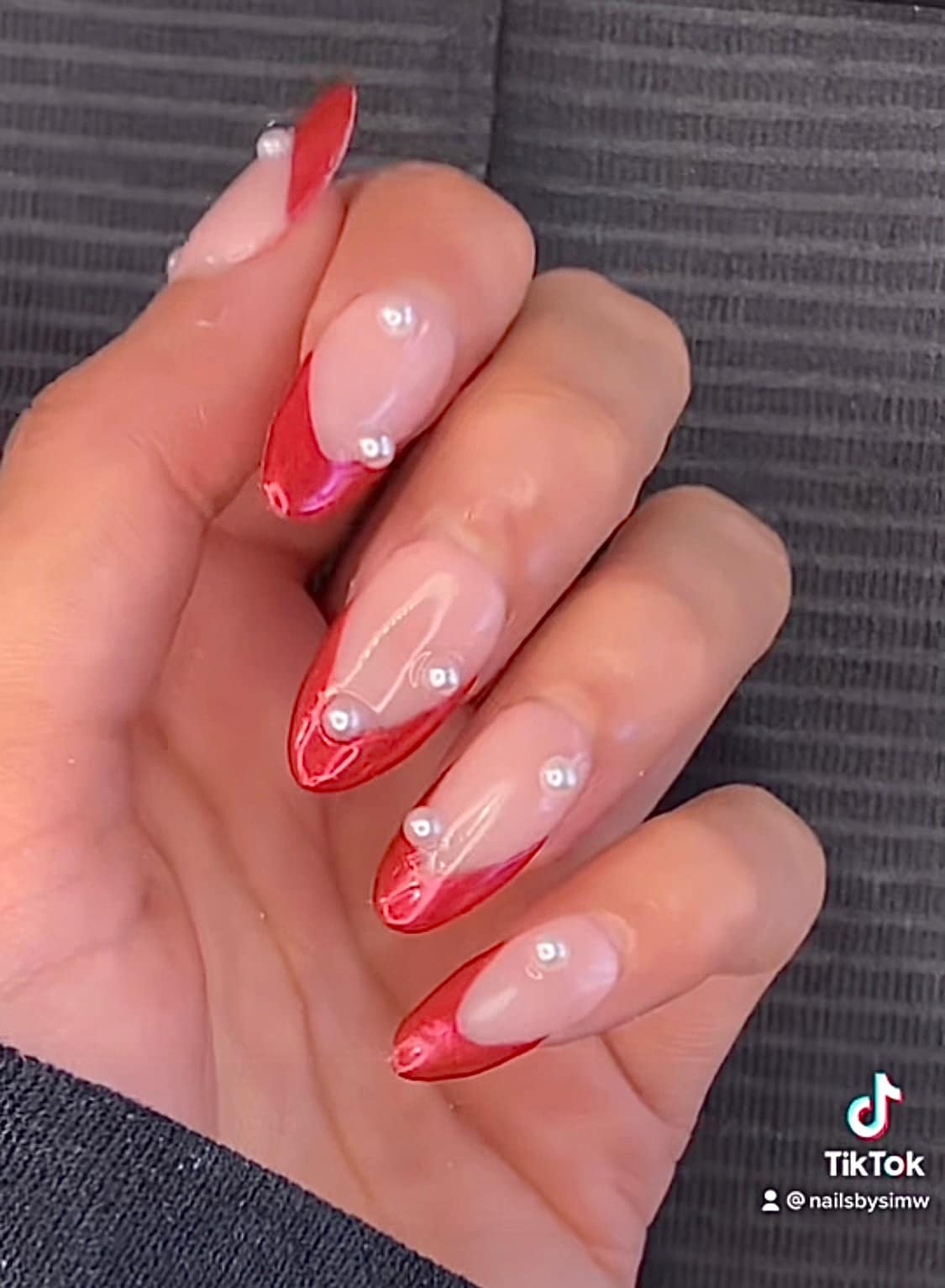 Rote Chrom Mandel Form Press Ons Mit Perlen von Etsy - nailsbysimw