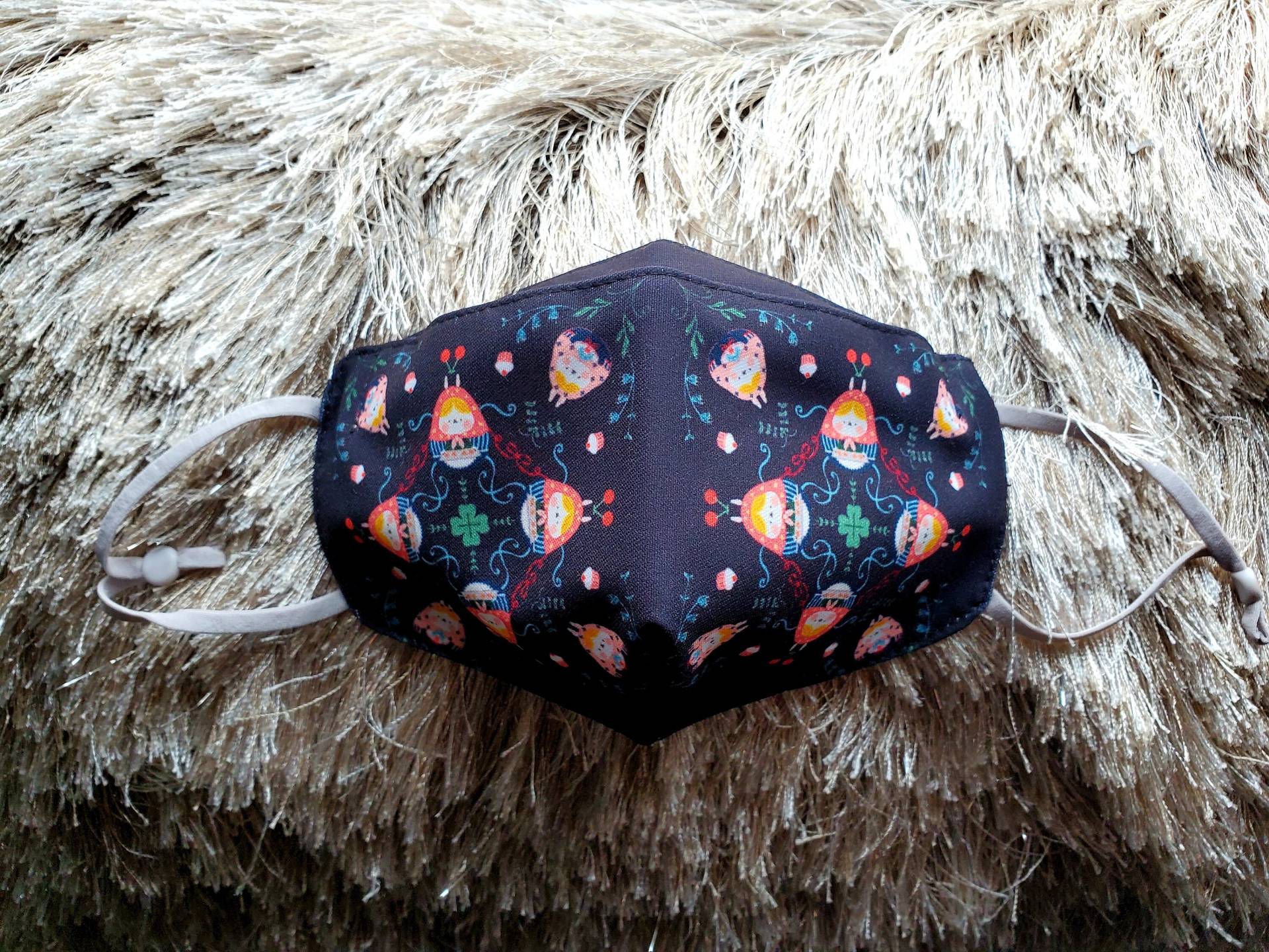 Handgemachte 3D Baumwolle Gesichtsmaske, Wiederverwendbare Maske, Gesichtsmaske Bedeckung, Waschbare Maske, Verstellbare Gesichtsmaske, Matroschka Handgemachte 3D Baumwolle Gesichtsmaske, Wiederverwendbare Maske, Gesichtsmaske Bedeckung, Waschbare Maske, Verstellbare Gesichtsmaske, Matroschka von Etsy - newyorkcrafts