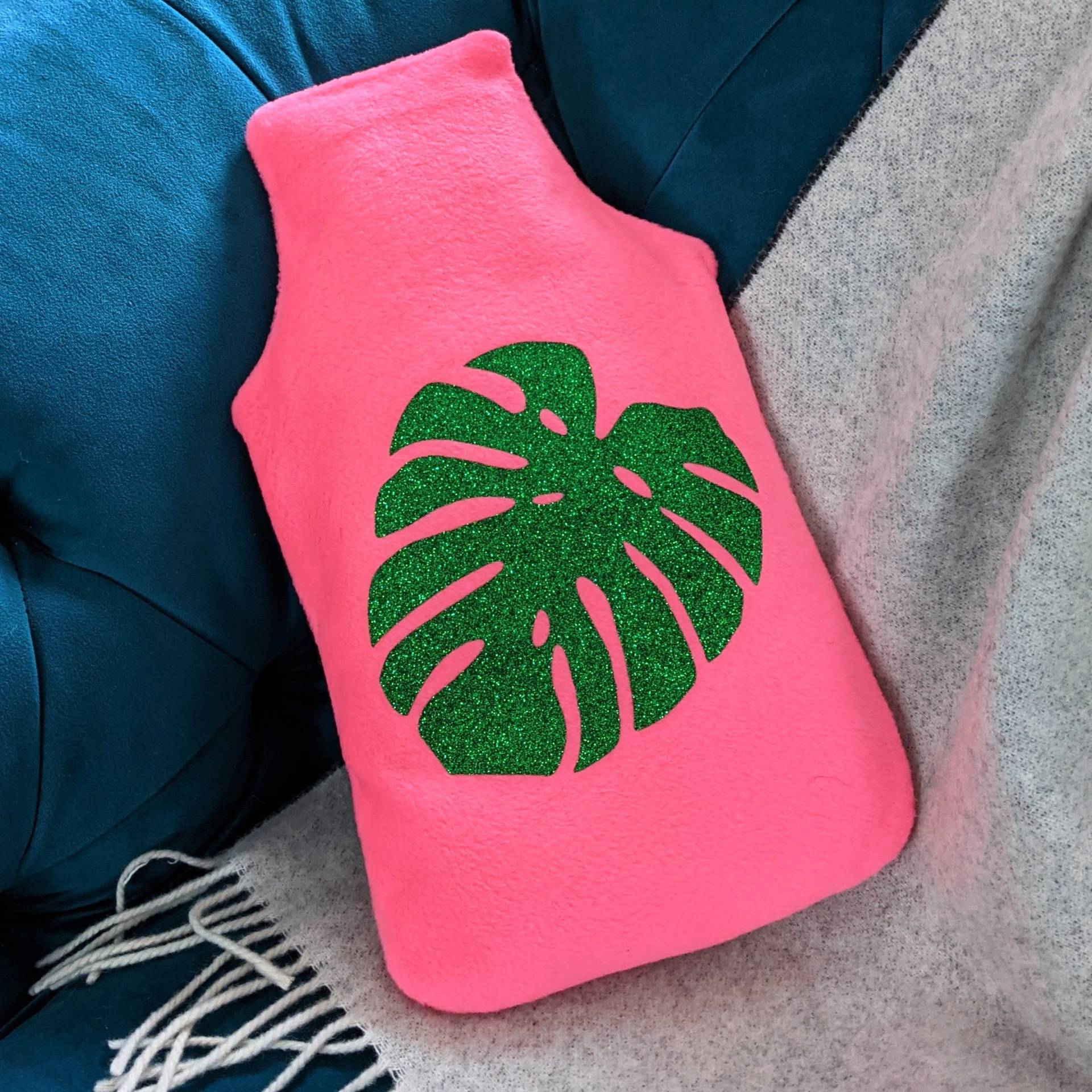 Monstera Fluoreszierende Glitter Heißwasser Flasche Abdeckung von Etsy - nickynackynoodesigns