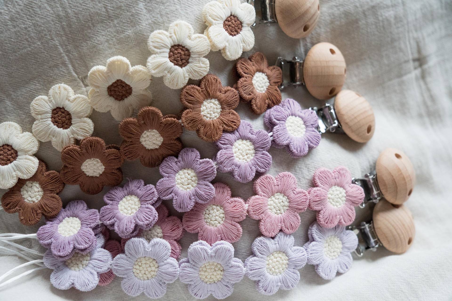 Schnullerband Blume - Flower Power Schnullerkette Geschenk Zur Geburt von Etsy - nohiundmili