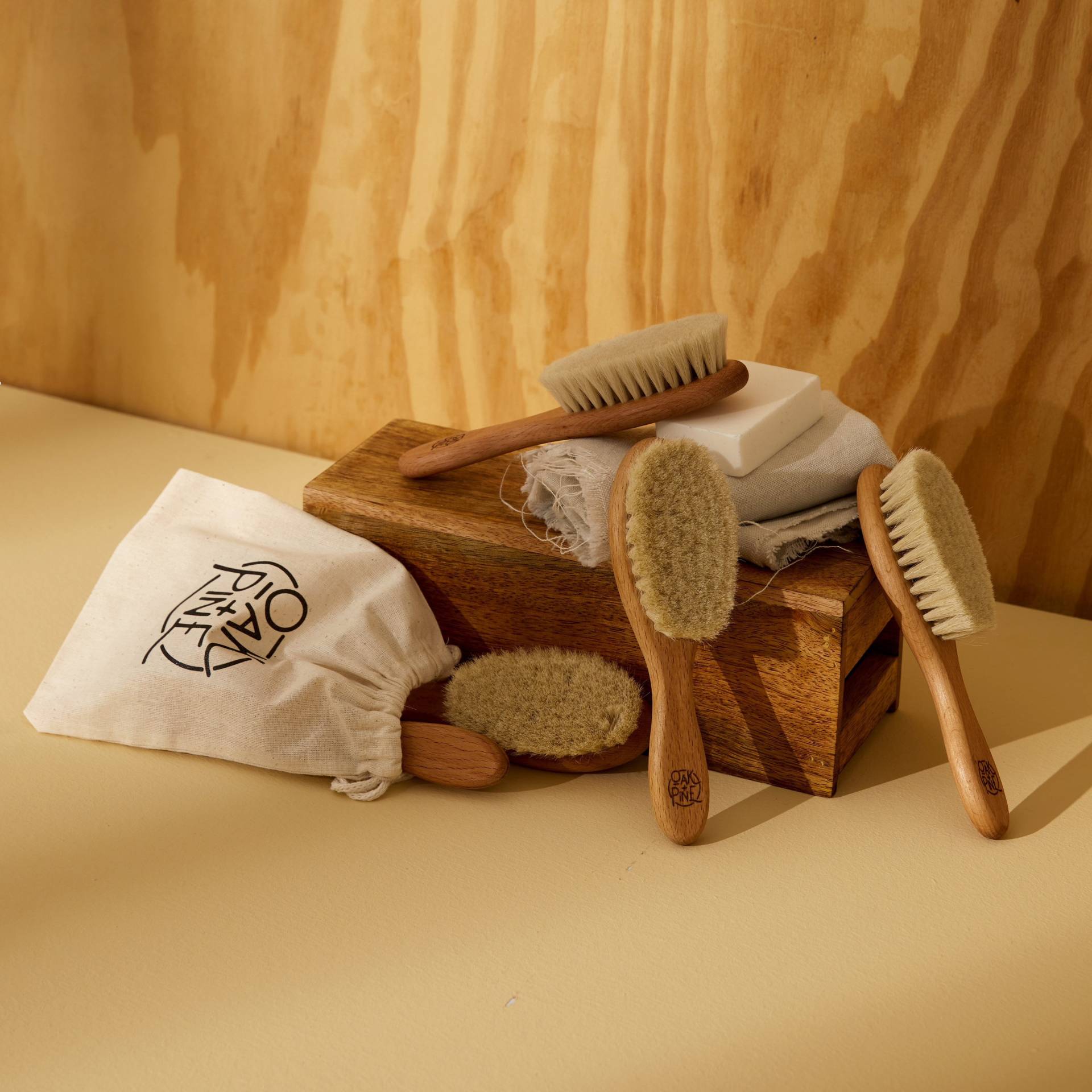 Baby Haarbürste/Ziegenhaarbürste Neugeborenen Pflege Buchenholzbürste von Etsy - oakandpinemarket