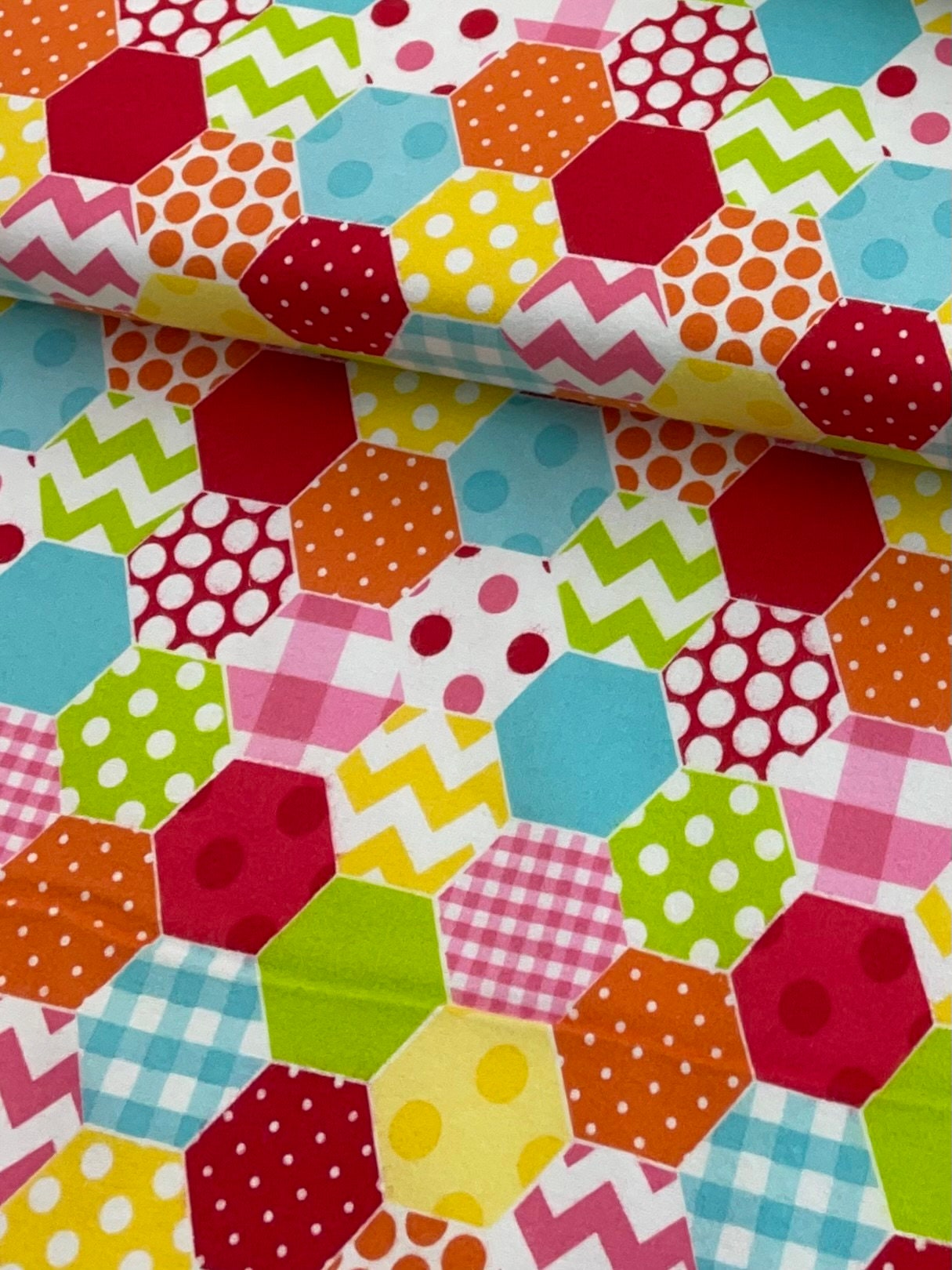 Buntes Hexagon, Flanellstoff, Grün Blau Rot Gelb, Polka Dots, Bunte Sterne, Mädchen Junge Sterne Decke, Meterware von Etsy - ohSEWcuddly