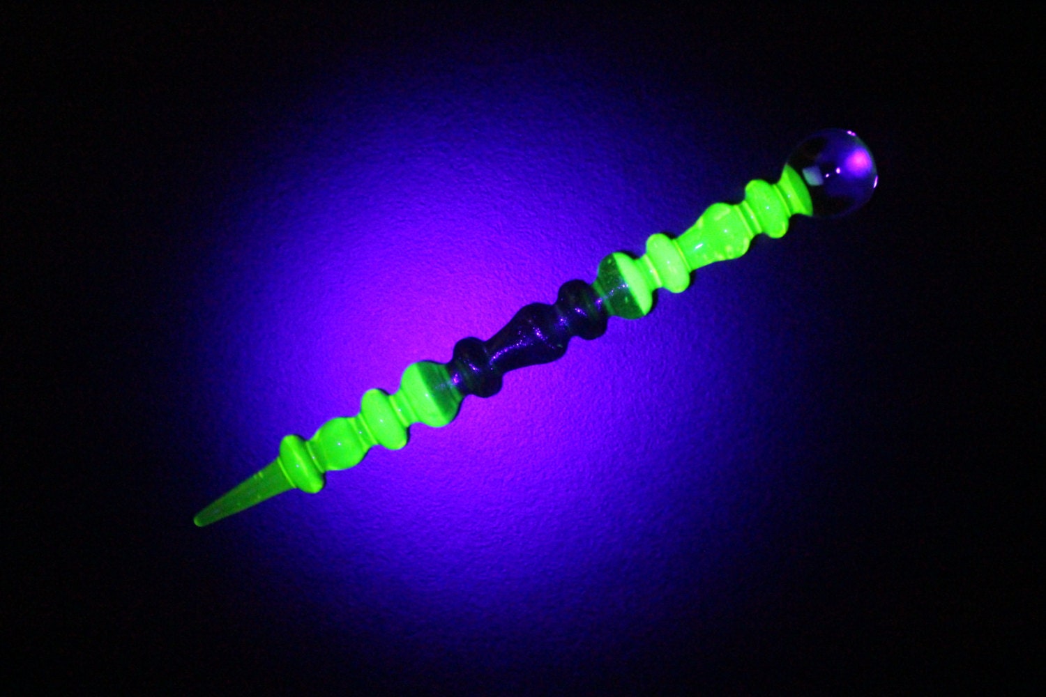 Uv Illuminati Schwarzlicht Glow & Grüner Stardust Opal Art Glas Parfüm Dauber von Etsy - organicglassworks