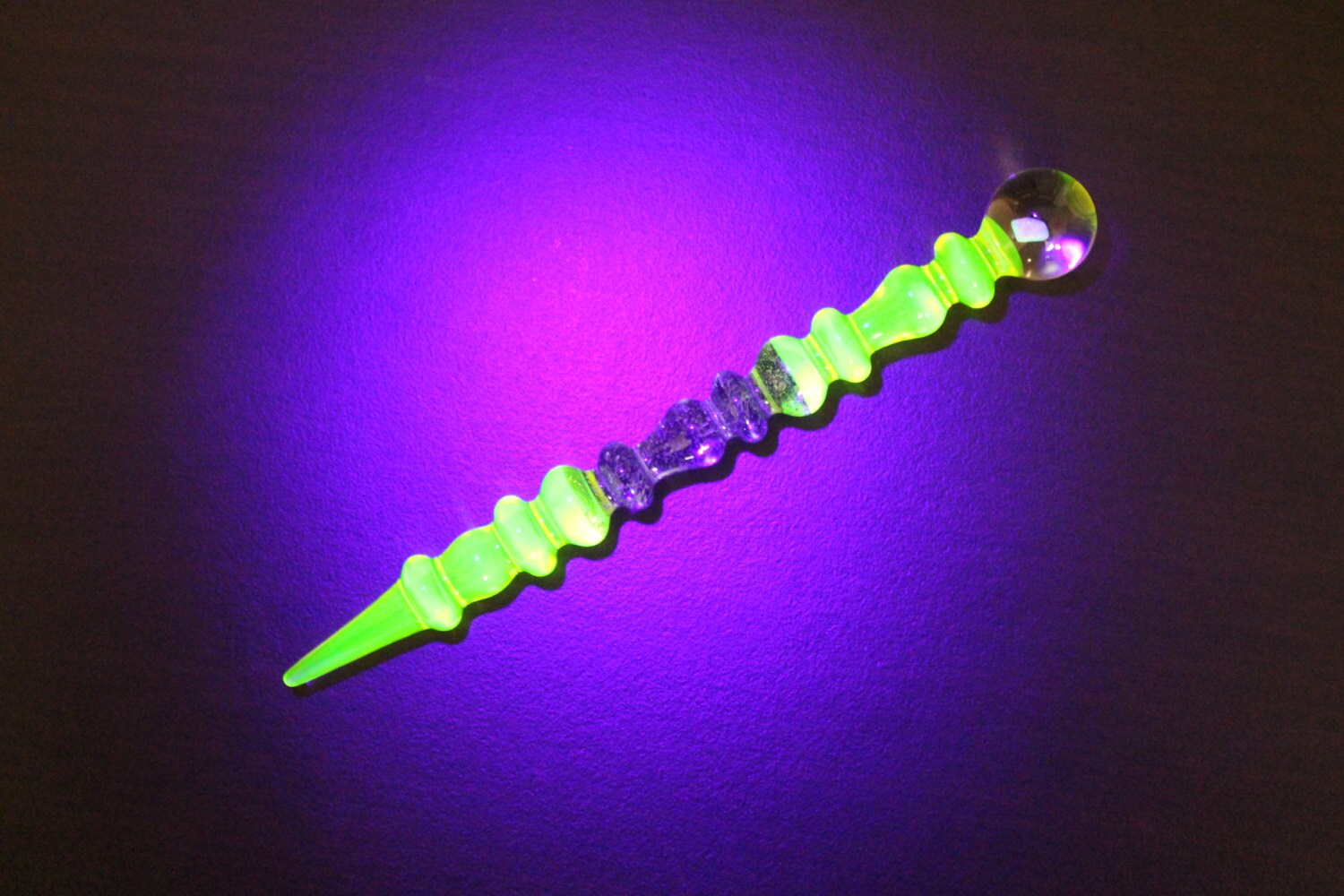 Uv Illuminati Schwarzlicht Glow & Lila Lollypop Opal Art Glas Parfum Dauber von Etsy - organicglassworks