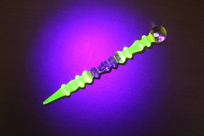 Uv Illuminati Schwarzlicht Glow & Lila Lollypop Opal Art Glas Parfum Dauber von Etsy - organicglassworks