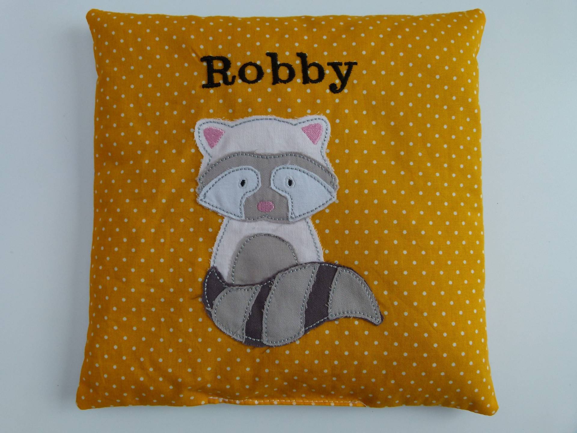 Wärmekissen Dinkelkissen Waschbär Mit Namen Wärmekissen Dinkelkissen Waschbär Mit Namen von Etsy - ostseezauberei