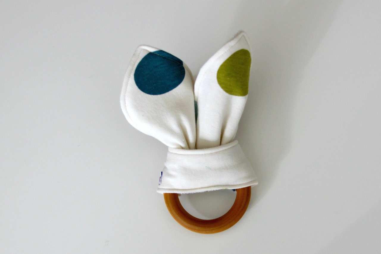 Bio Holz Beißring, Crinkle Toy, Blau Grün Mod Dot, Knit Greifling Greifling Bio Holz Beißring, Crinkle Toy, Blau Grün Mod Dot, Knit Greifling Greifling von Etsy - owesley