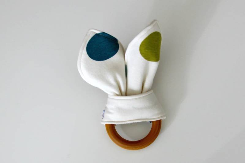 Bio Holz Beißring, Crinkle Toy, Blau Grün Mod Dot, Knit Greifling Greifling von Etsy - owesley