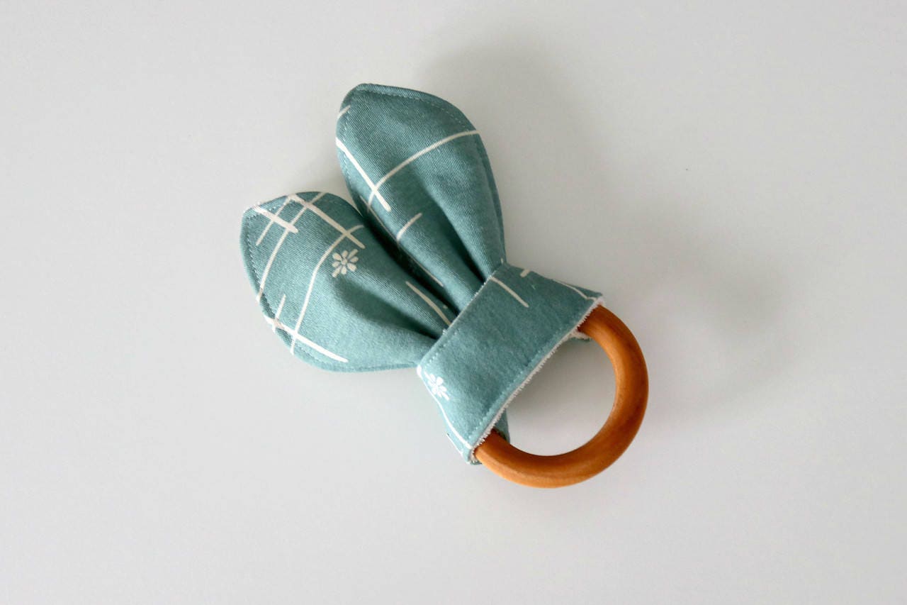 Bio Holz Beißring, Crinkle Toy, Blaue Schraffur, Knit Greifling, Greifling Bio Holz Beißring, Crinkle Toy, Blaue Schraffur, Knit Greifling, Greifling von Etsy - owesley
