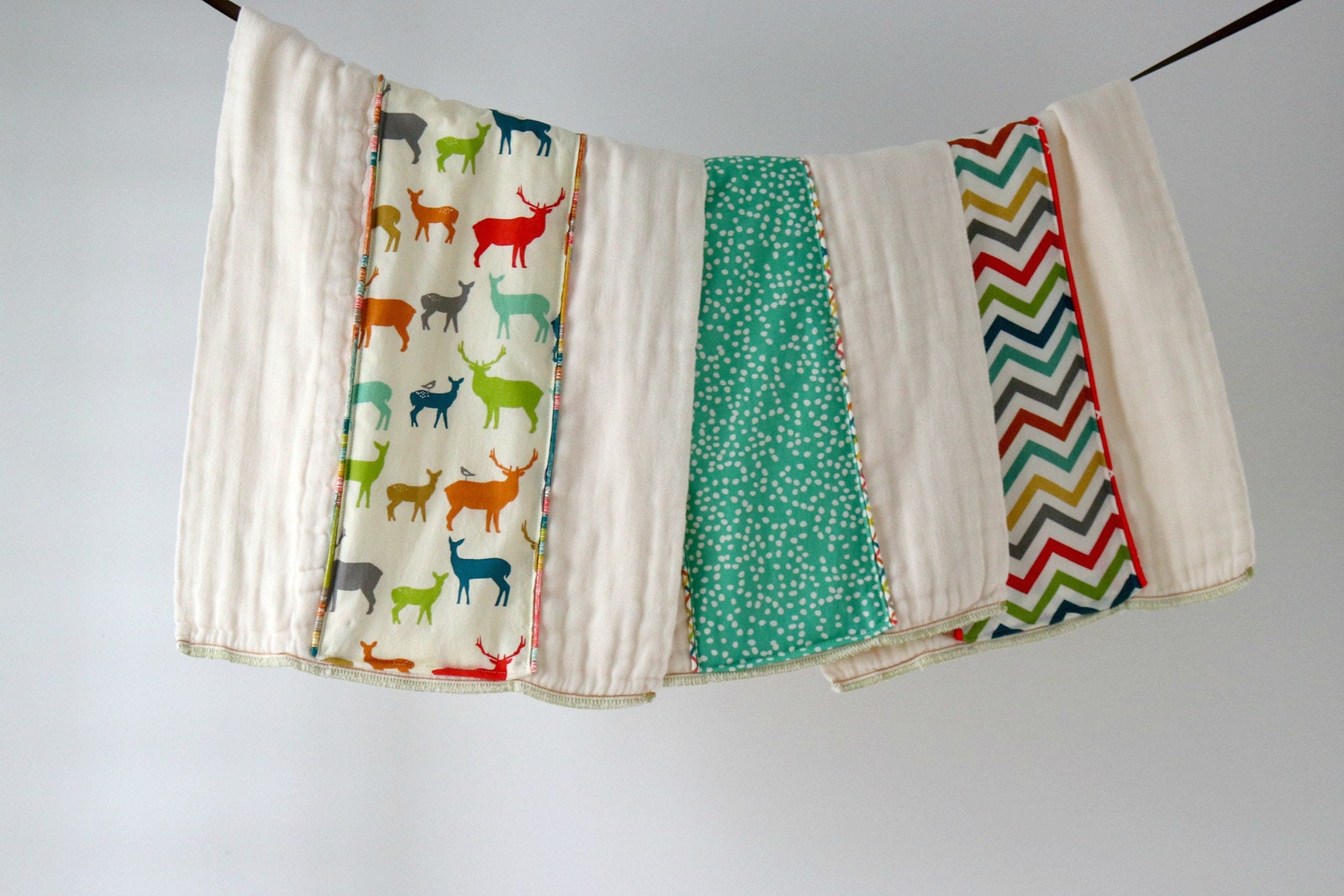Bio Spucktuch 3Er Set. Bunter Elch. Baby Spucktuch, Geschenk Zur Geburt, Babyparty Geschenk, Essentials von Etsy - owesley