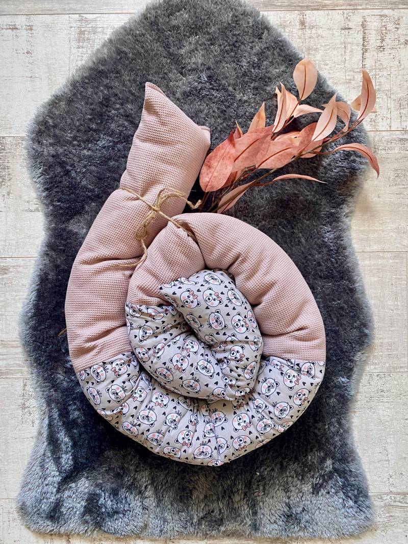 Wickeltischumrandung | Schutzrolle Patchwork Bären & Rosa Waffelstoff Wickeltischumrandung | Schutzrolle Patchwork Bären & Rosa Waffelstoff von Etsy - pagaennaART