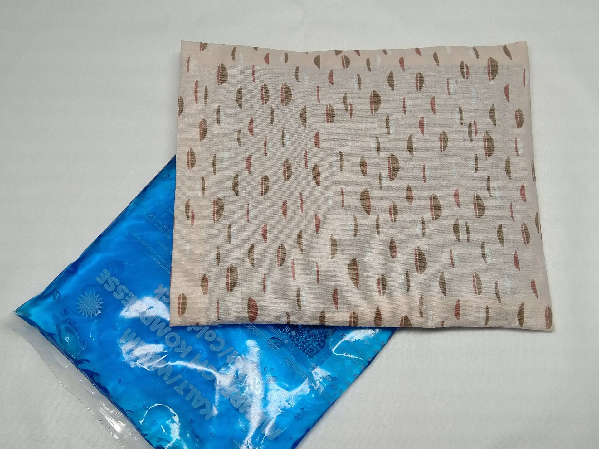 Beulentröster Kalt-/Warmkompresse Kühlakku Mit Stoffhülle Beulentröster Kalt-/Warmkompresse Kühlakku Mit Stoffhülle von Etsy - peppaKus