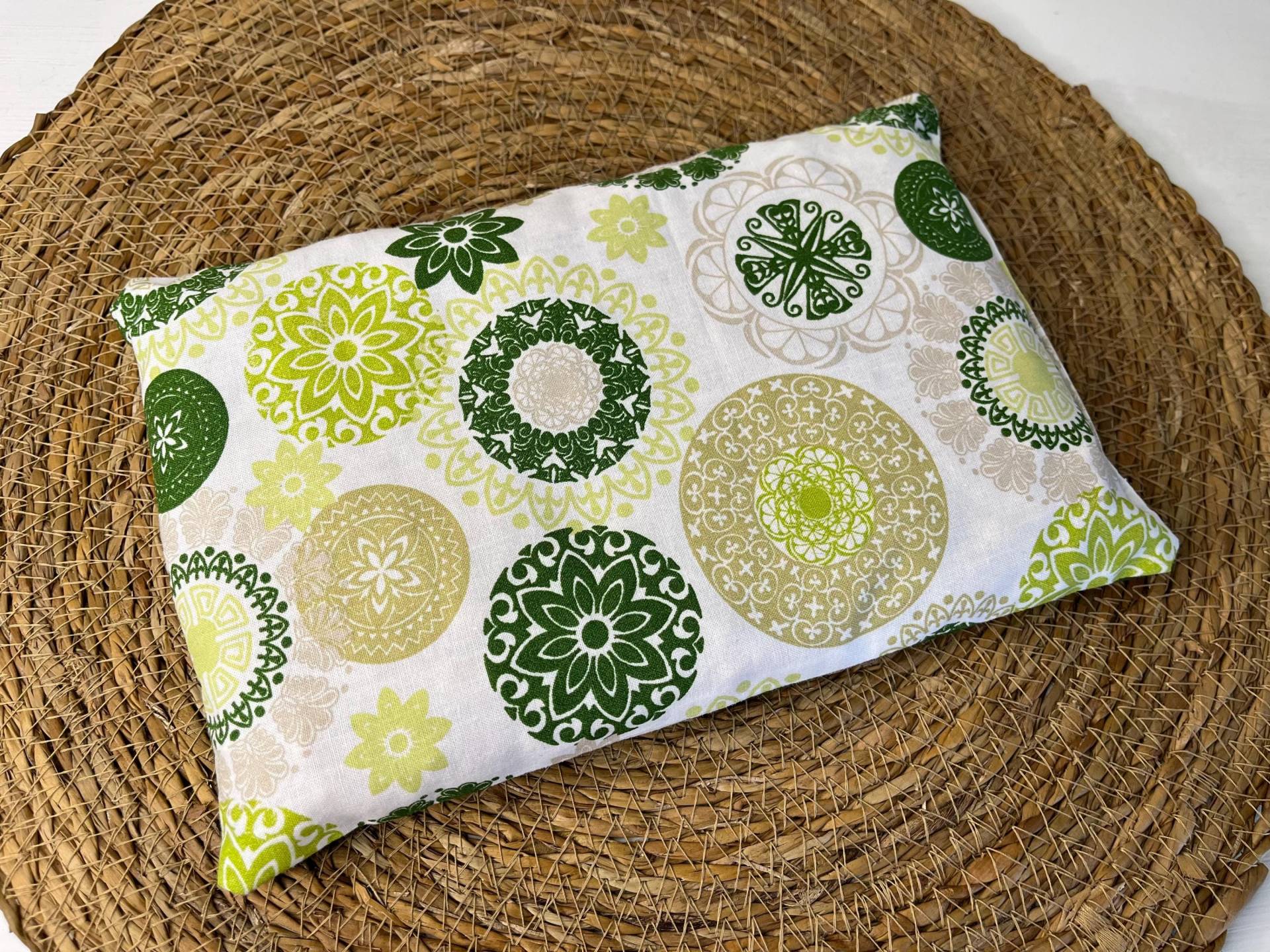 Kirschkernkissen, Wärmekissen, Körnerkissen, Mikrowelle, Handmade, Grün, Ornamente Kirschkernkissen, Wärmekissen, Körnerkissen, Mikrowelle, Handmade, Grün, Ornamente von Etsy - pinkbowKristinchen