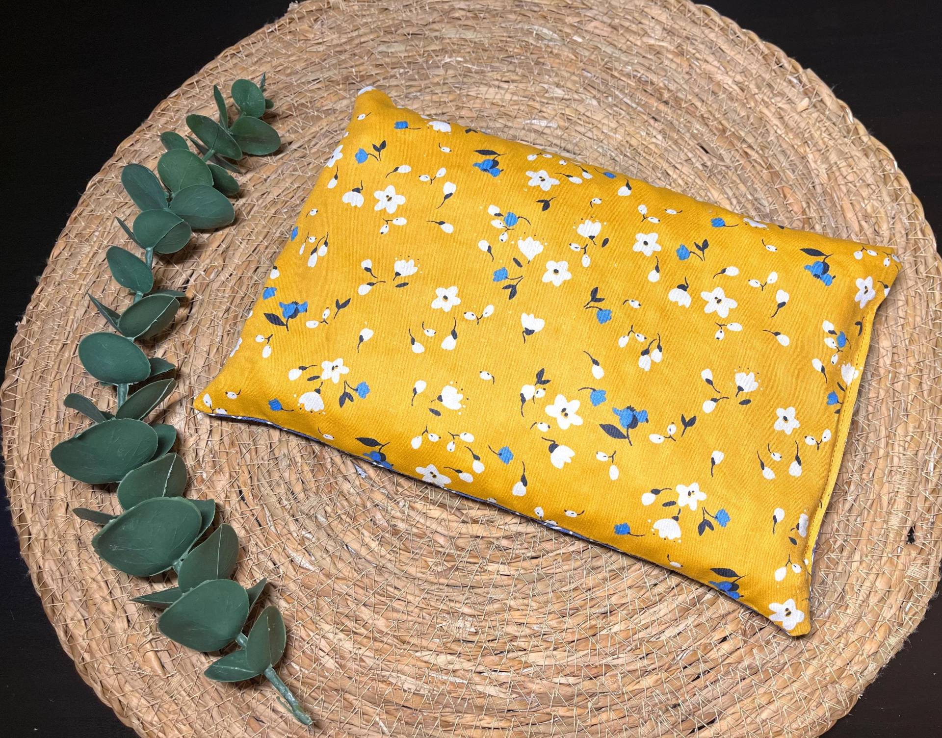 Kirschkernkissen, Wärmekissen, Körnerkissen, Wärmetherapie, Kältetherapie, Mikrowelle, Handmade With Love, Blumen, Senf Weiß Blau, Geschenk Kirschkernkissen, Wärmekissen, Körnerkissen, Wärmetherapie, Kältetherapie, Mikrowelle, Handmade With Love, Blumen, Senf Weiß Blau, Geschenk von Etsy - pinkbowKristinchen