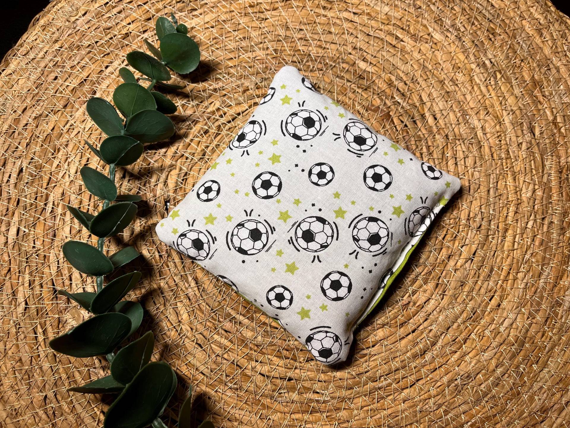 Rapssamenkissen Baby, Wärmekissen, Körnerkissen, Wärme, Mikrowelle, Handmade With Love, Geburt Geschenk, Fußball, Grün, Babyboy, Kinderwagen Rapssamenkissen Baby, Wärmekissen, Körnerkissen, Wärme, Mikrowelle, Handmade With Love, Geburt Geschenk, Fußball, Grün, Babyboy, Kinderwagen von Etsy - pinkbowKristinchen