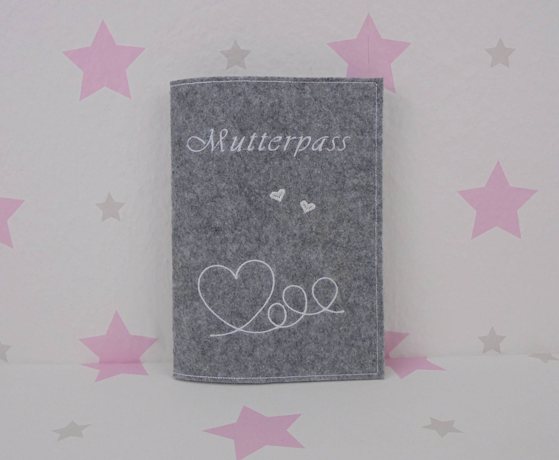 Pinkesterne Mutterpasshülle Mamipass Filz Schutzhülle Handmade Herzen von Etsy - pinkeSterne