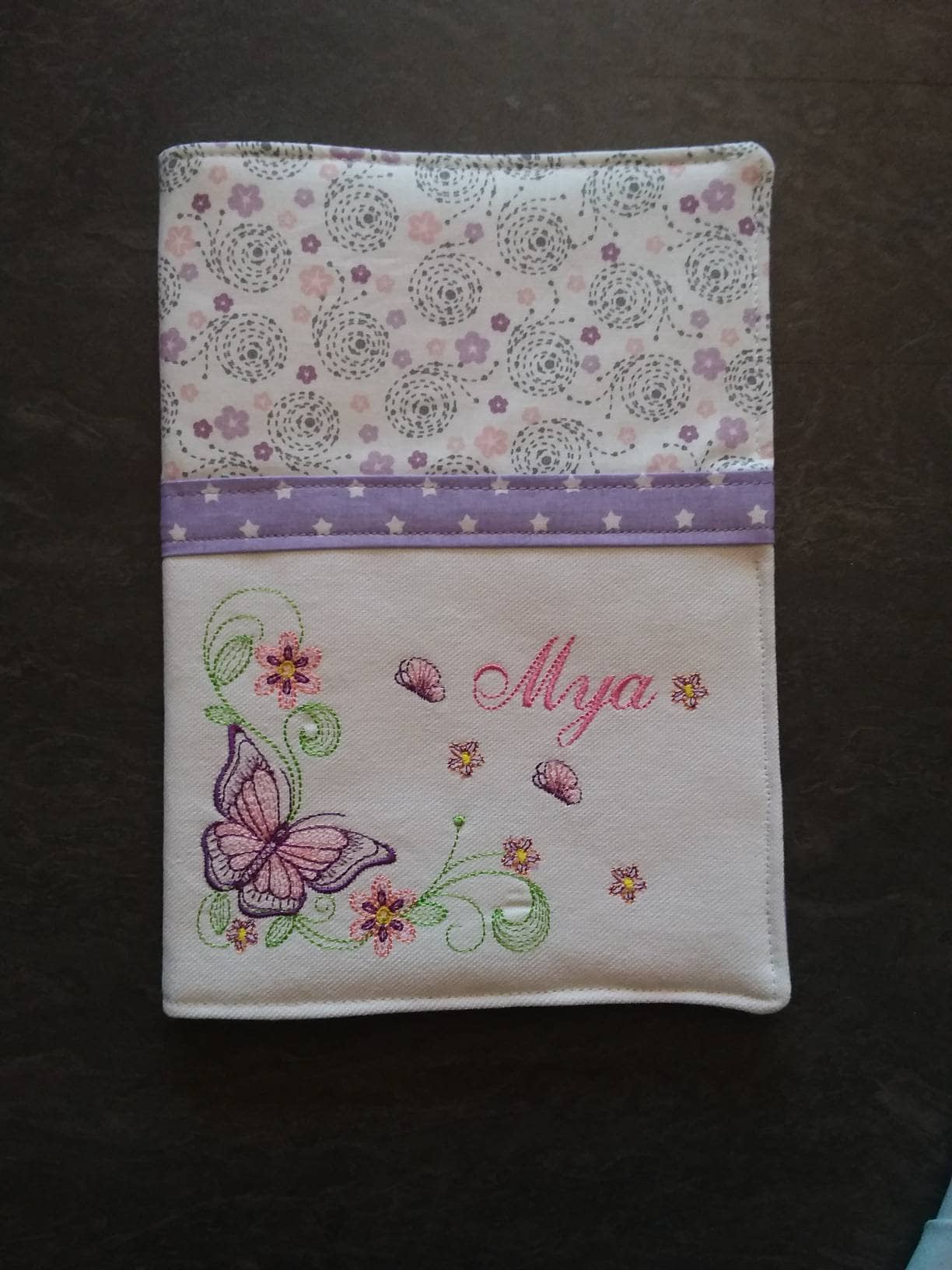 Gesundheitsbuchschutz Für Mädchen, Personalisiert Mit Vornamen Und Schmetterlingsblumen-stickerei, Anpassbare Geschenkidee Zur Geburt Gesundheitsbuchschutz Für Mädchen, Personalisiert Mit Vornamen Und Schmetterlingsblumen-stickerei, Anpassbare Geschenkidee Zur Geburt von Etsy - pommedammour17