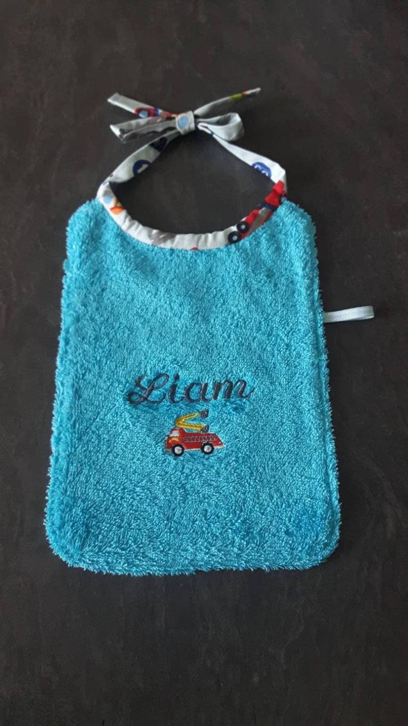 Personalisiertes Baby-Lätzchen, Kinderhandtuch, Tischservietten-Lätzchen, Handgemachtes Lätzchen, Besticktes Geschenkidee Zur Geburt, Feuerwehrstoff Personalisiertes Baby-Lätzchen, Kinderhandtuch, Tischservietten-Lätzchen, Handgemachtes Lätzchen, Besticktes Geschenkidee Zur Geburt, Feuerwehrstoff von Etsy - pommedammour17