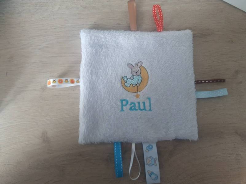 Personalisiertes Kuscheltier Mit Besticktem Anhänger, Individuell Gestaltbares Babyspielzeug, Lernspielzeug, Babygeschenk, Namensaufdruck von Etsy - pommedammour17