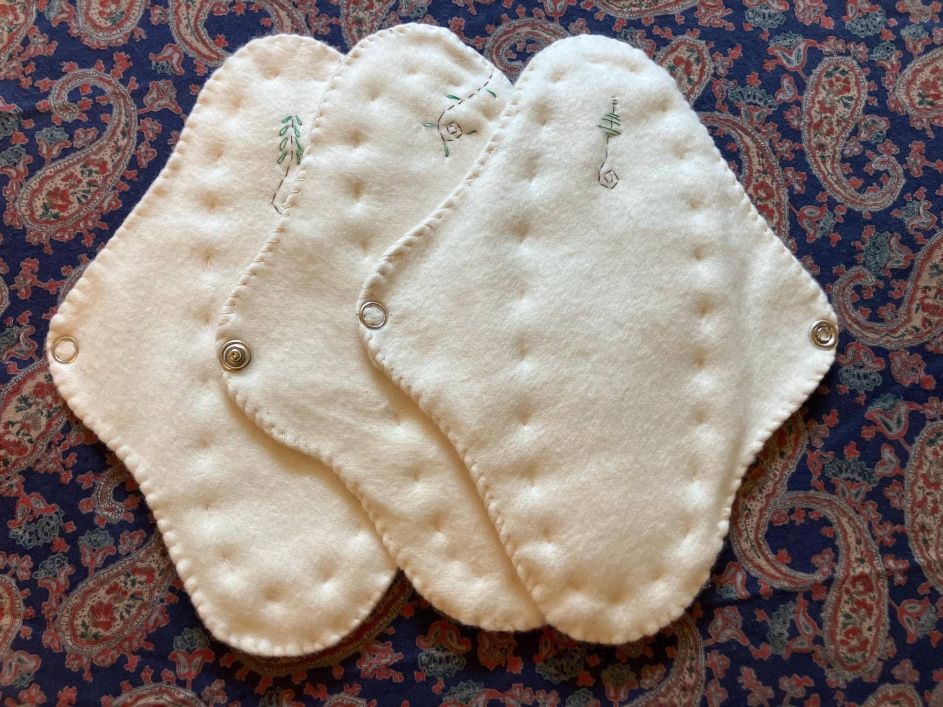Slipeinlagen Aus Bio-Baumwolle Wiederverwendbare Light Flow Pads von Etsy - positivelyarchetypal