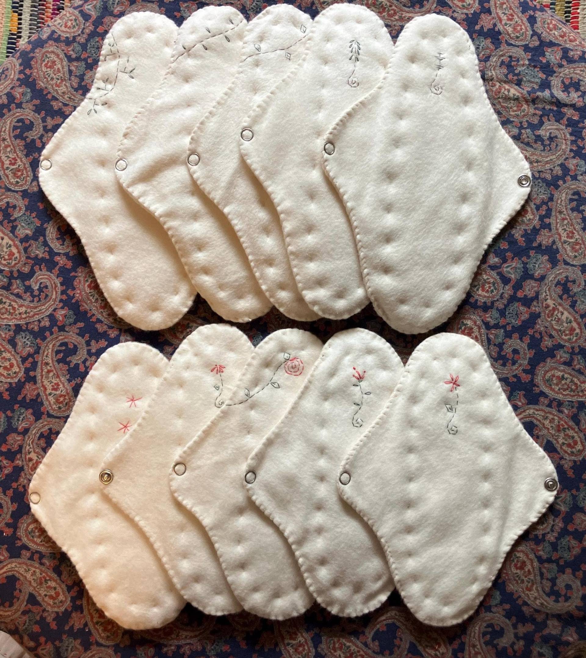 stoffpads Aus Bio-Baumwolle, Schwer, 26cmx18cm Und Slipeinlagen 23cmx18cm Mit Flügelchen von Etsy - positivelyarchetypal
