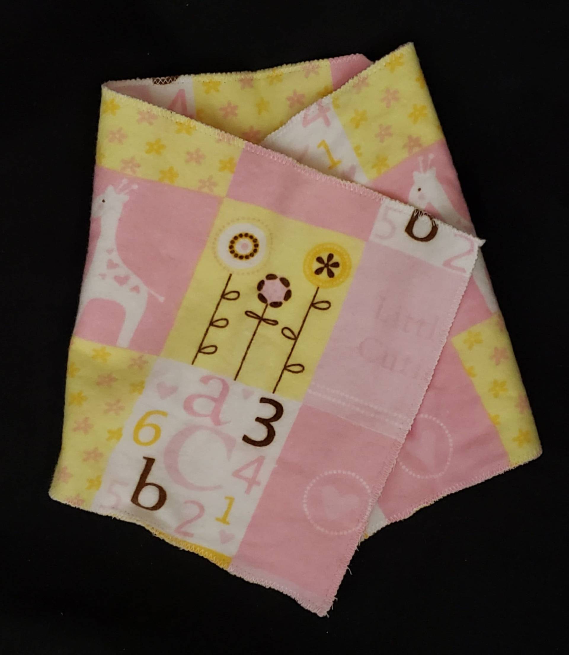 Spucktuch - Baby Baumelt von Etsy - practicalsewing