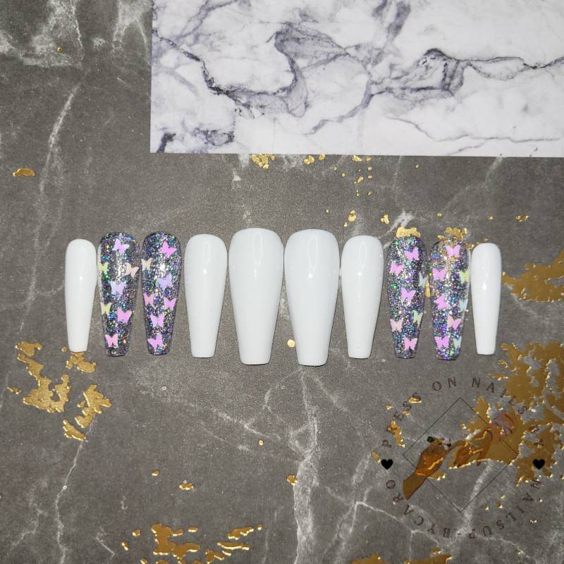 White Butterfly - Press On Nails Long Ballerina White Butterfly - Press On Nails Long Ballerina von Etsy - pressonsbycaro
