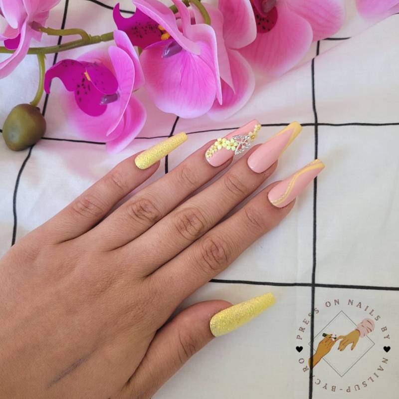 Yellow Blossoms - Press On Nails Long Ballerina Yellow Blossoms - Press On Nails Long Ballerina von Etsy - pressonsbycaro