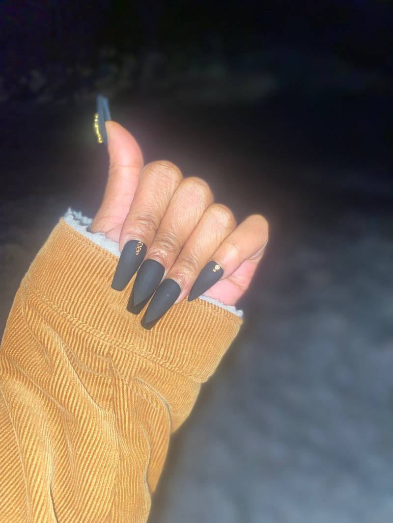 Matte Schwarze Press On Nails Mit V French Tips + Gold/Roségold Strass von Etsy - pureessencenails