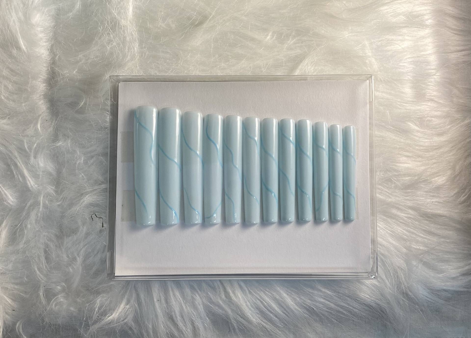 Pastellblau Glow in The Dark Long Tapered Square Press On Nails With Blue Squiggly Glow in The Dark Design Pastellblau Glow in The Dark Long Tapered Square Press On Nails With Blue Squiggly Glow in The Dark Design von Etsy - pureessencenails