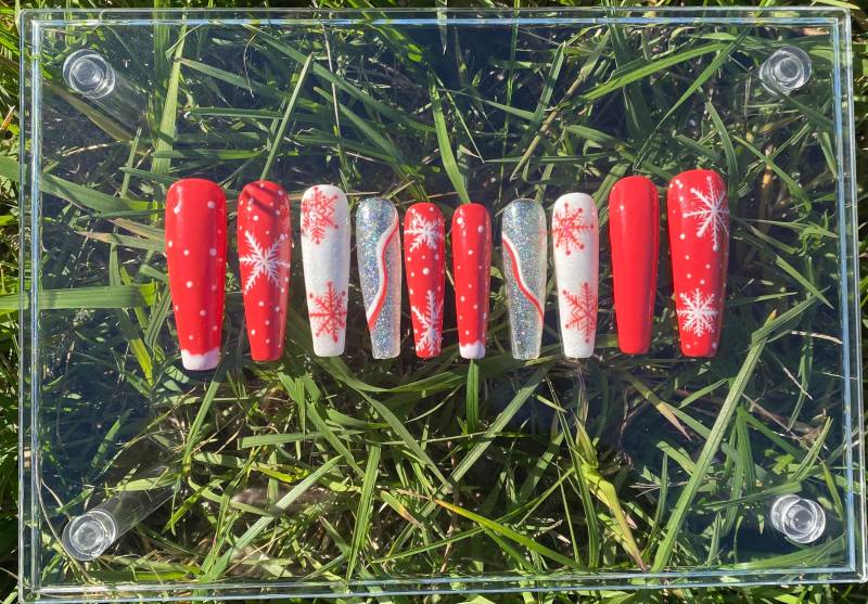 Schneeflocke Weihnachten Press On Nails von Etsy - pureessencenails