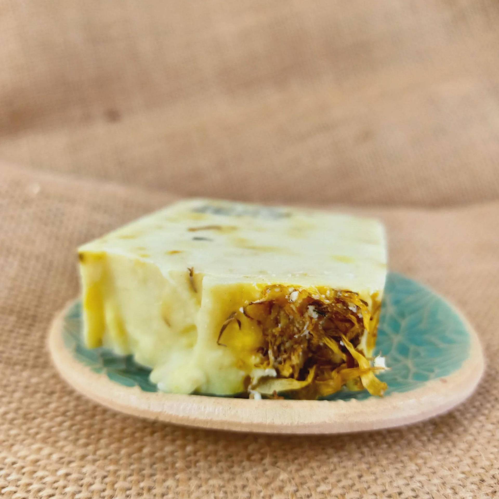 Turmeric Soap Calendula, Natural Bar Handmade, Vegan & Moisturizing, Gentle For Sensitive Skin, Organic Cleanser With Shea Olive Oil Turmeric Soap Calendula, Natural Bar Handmade, Vegan & Moisturizing, Gentle For Sensitive Skin, Organic Cleanser With Shea Olive Oil von Etsy - puresoulnature