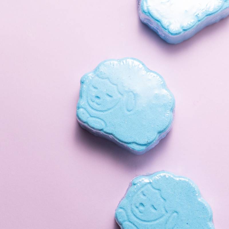 Baby Schäfchen Entspannt Badekomet | Süße Und Lustige Tier Badebombe, Handgemachtes Geschenk Mit Unglaublichen Geruch von Etsy - rainydayhello