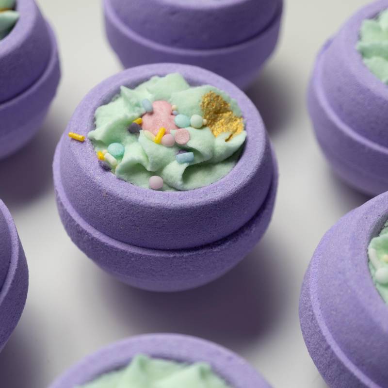 Brombeer-Rhabarber-Kuchen Badekomet Sheabutter, Avocadoöl, Schaumbad von Etsy - rainydayhello