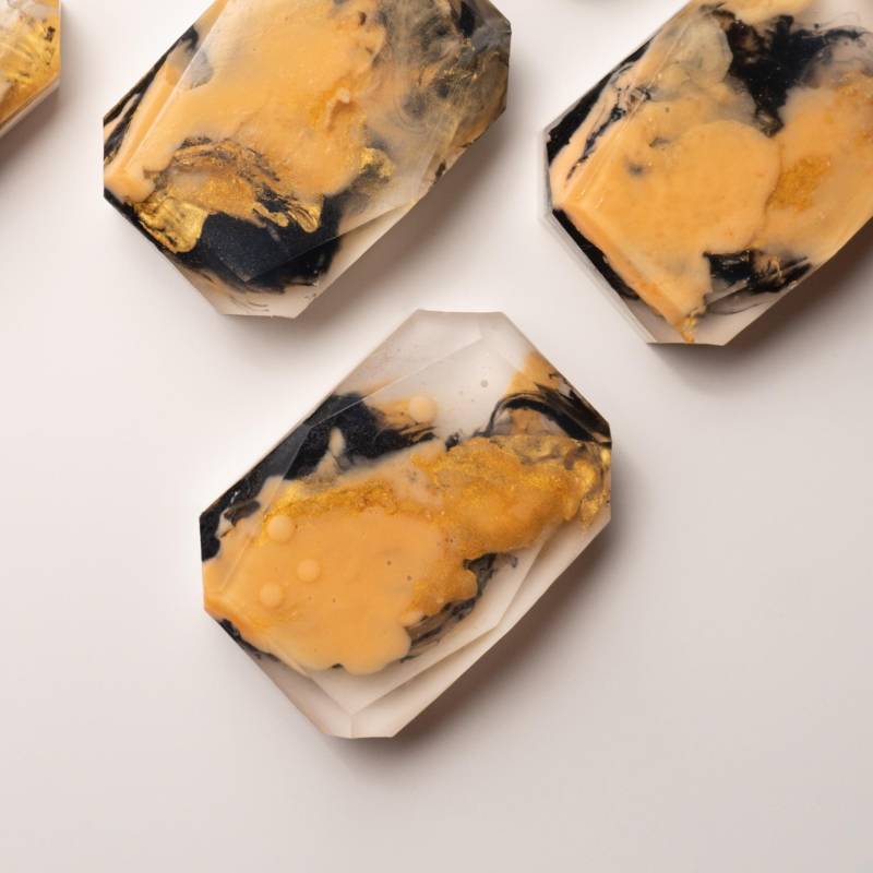 Handgemachte Edelsteinseife - Weißer Tee & Jasmin von Etsy - rainydayhello