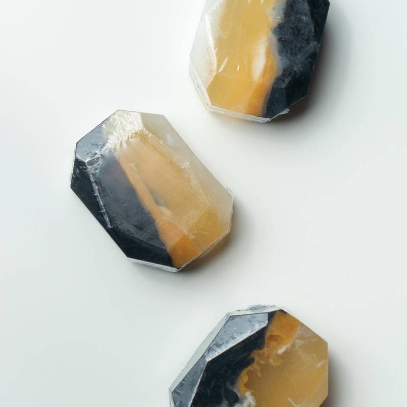 Vetiver & Bitterschokolade - Handgemachte Seife Vetiver & Bitterschokolade - Handgemachte Seife von Etsy - rainydayhello