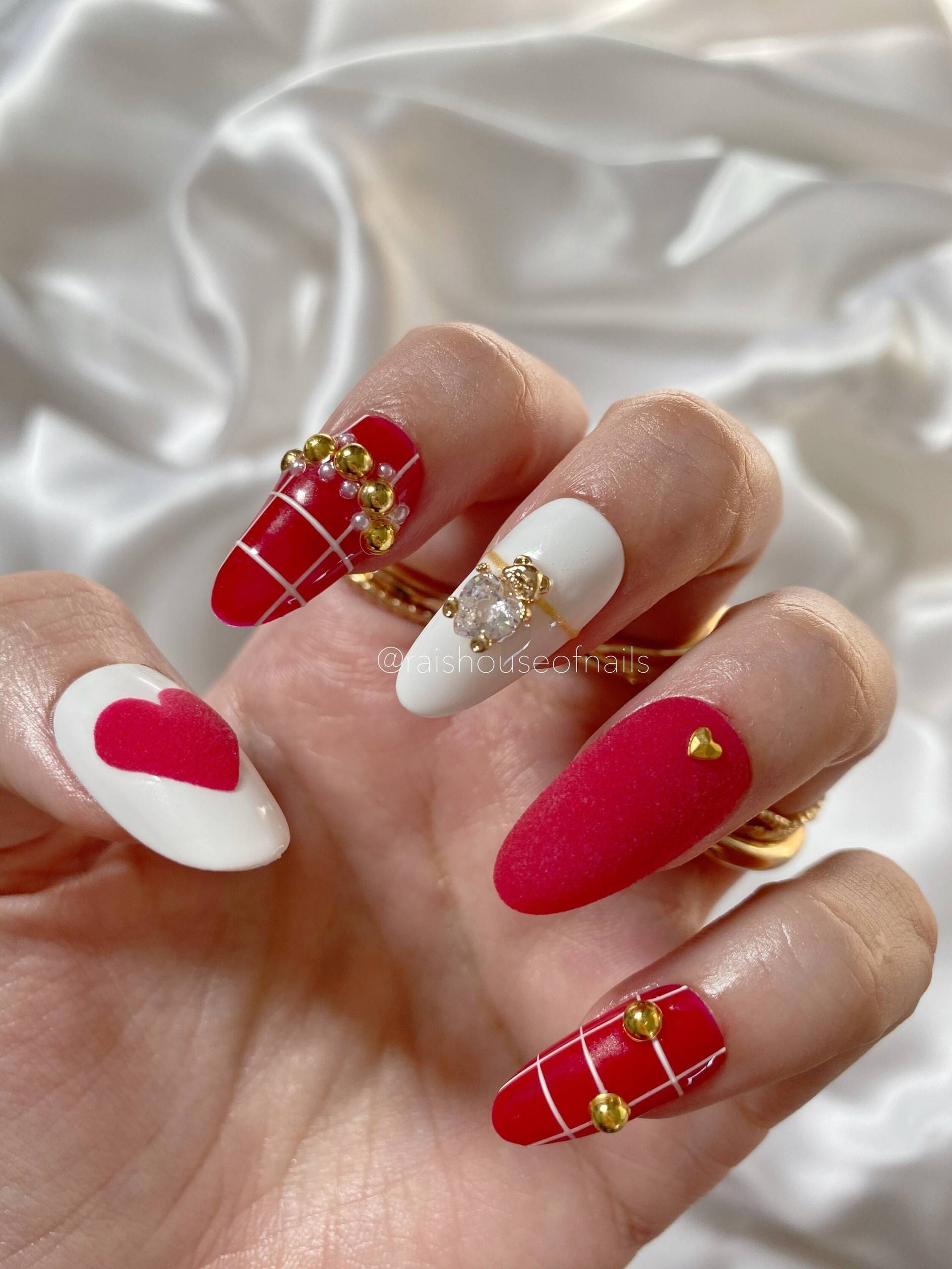 Herzpresse Auf Nägel, Luxusnägel, Künstliche Kurze Mandelnägel, Valentinstagnägel Herzpresse Auf Nägel, Luxusnägel, Künstliche Kurze Mandelnägel, Valentinstagnägel von Etsy - raishouseofnails