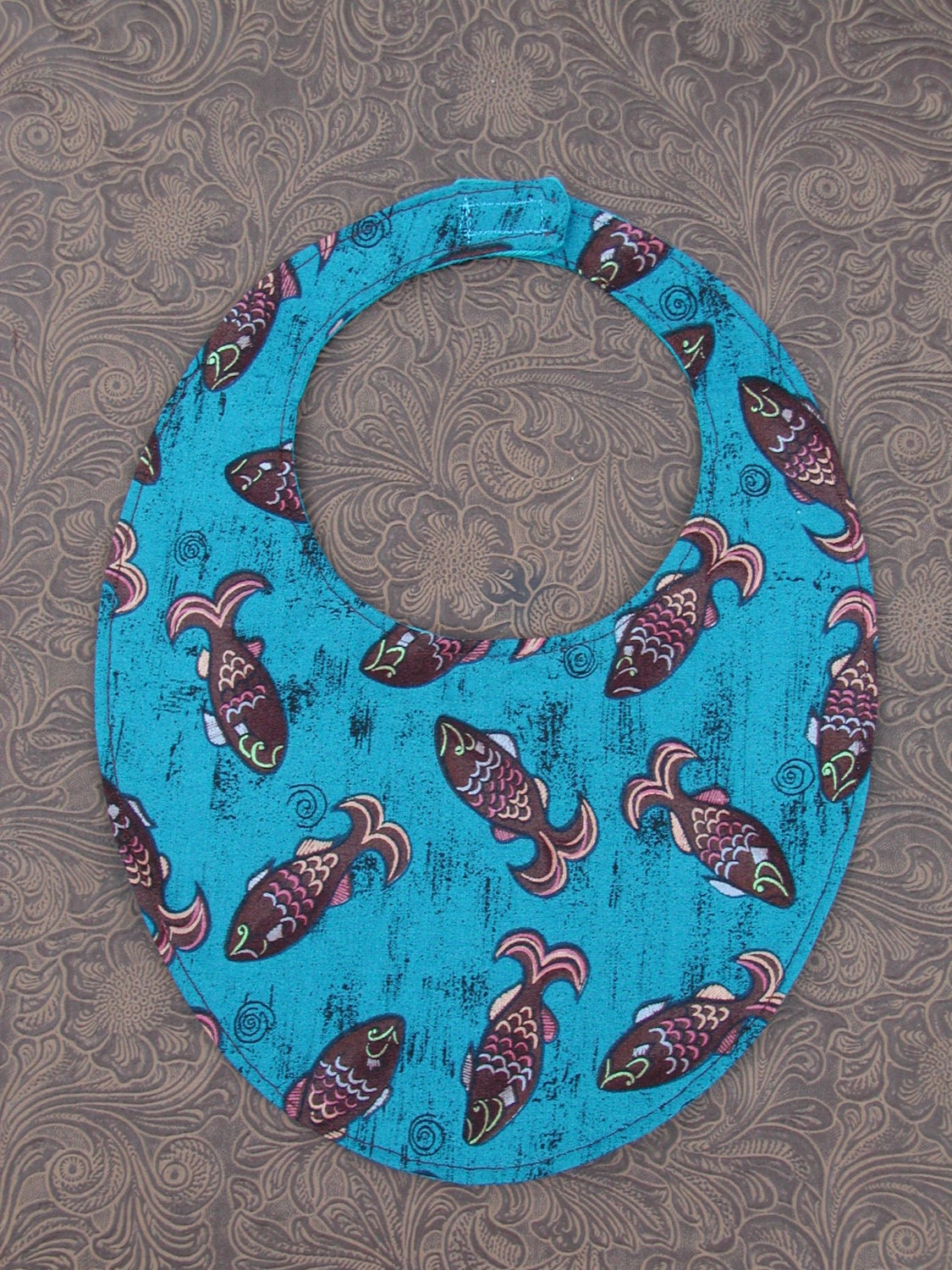 Baby Junge Lätzchen, Blaues Futter Lätzchen, Braun Fisch Shower Geschenk, Geschenk von Etsy - rrdesigns561