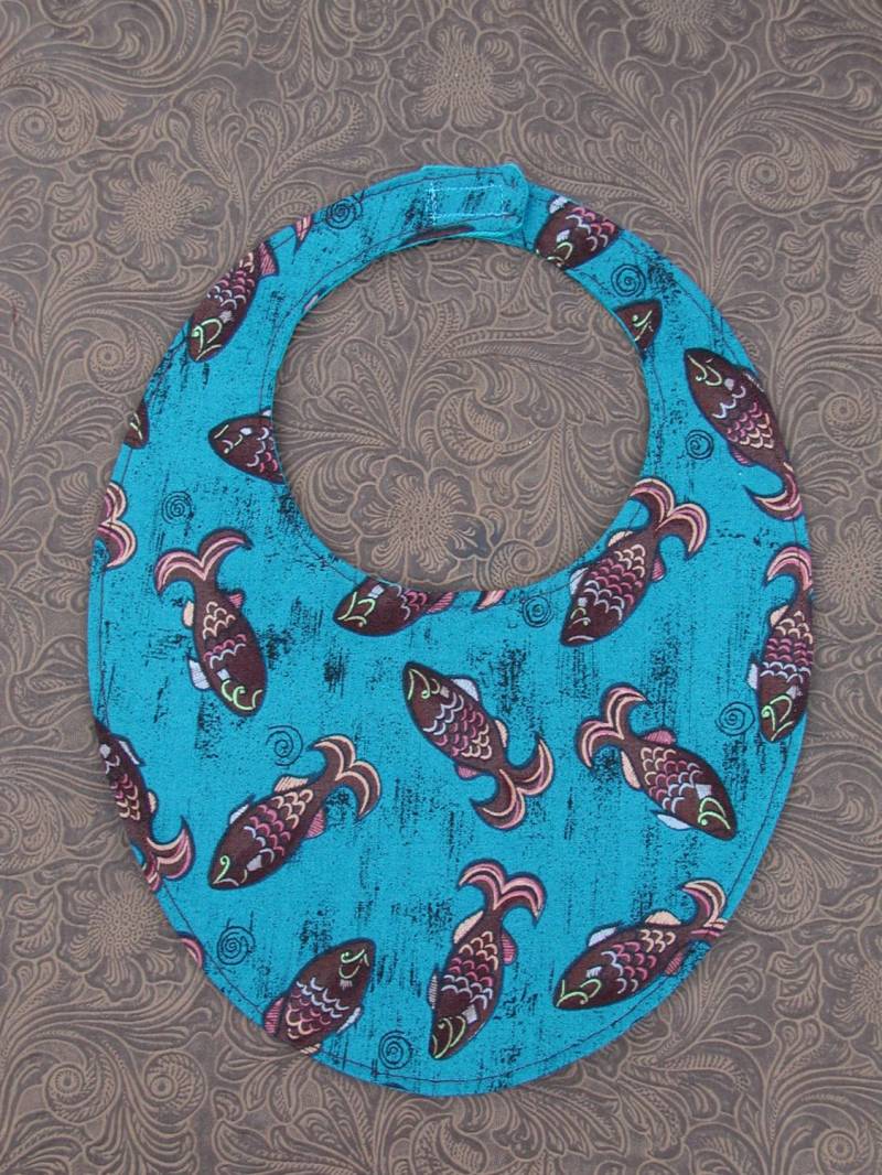 Baby Junge Lätzchen, Blaues Futter Lätzchen, Braun Fisch Shower Geschenk, Geschenk von Etsy - rrdesigns561