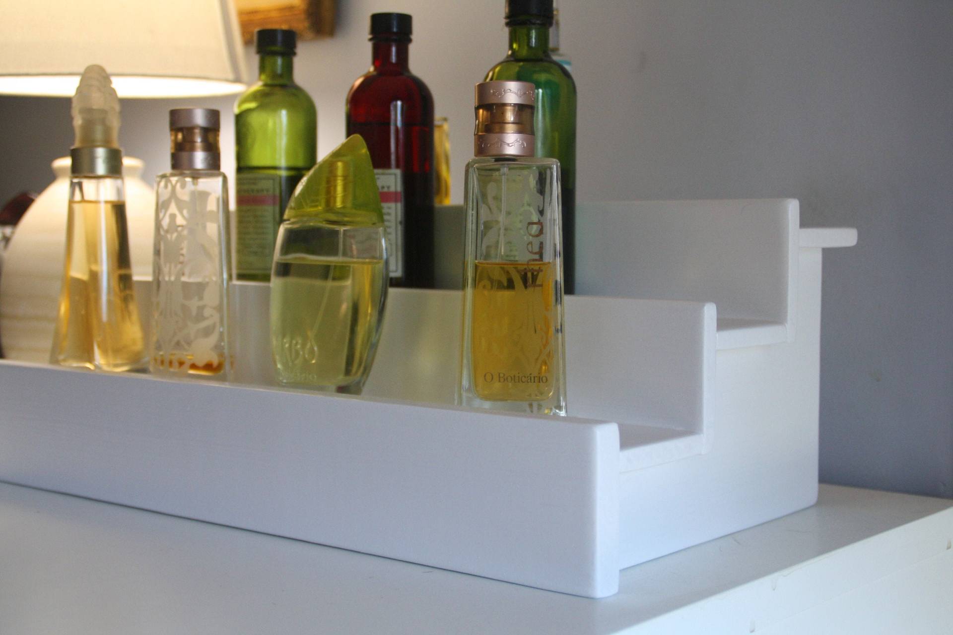 Weiße Parfüm Flasche Display Köln Flaschenregal - Holzregal - Made To Order - Glattes Holz - Einzelregal, Doppelregal & Dreifachregal von Etsy - rusticcraftdesign