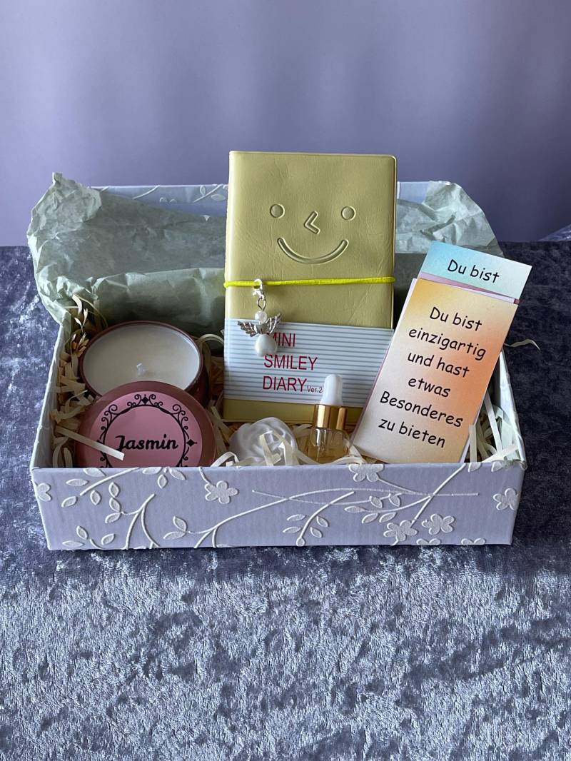 Personalisierte Achtsamkeits Geschenkbox Frauen - Selfcare Box Mit Duftkerze, Duftöl, Notizbuch & Affirmationskarten Geschenk Entspannung von Etsy - sarastyleshop