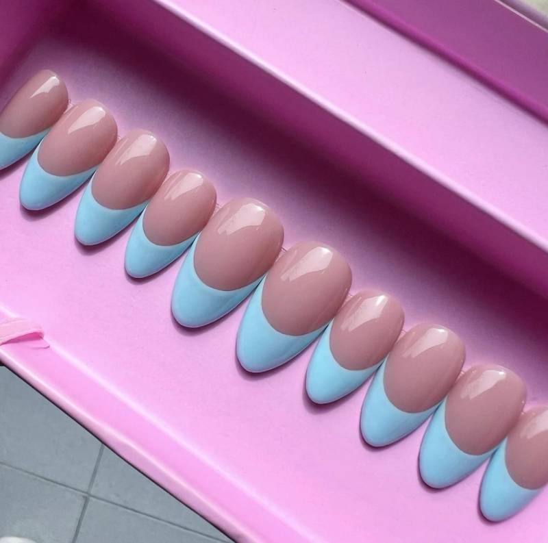 Babyblaue French Tips/Press On Nails von Etsy - sassynailsbyalba