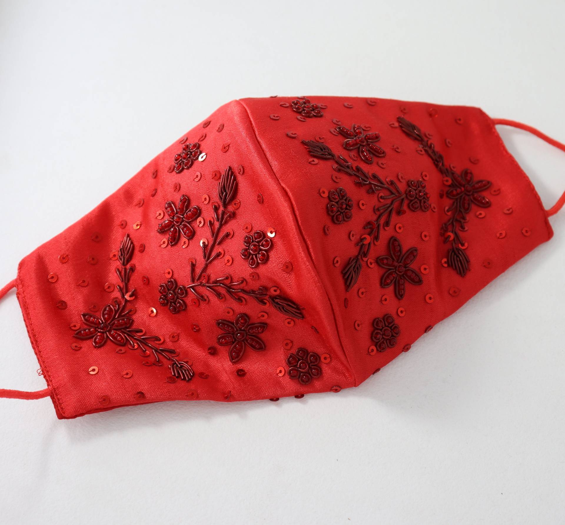 Weiche Satin Seide Designer Inspiriert Blumen Bestickt Rote Ausgefallene Gesichtsmaske Für Frau | Hand Sticken Schöne Abdeckung Hochzeitsmaske von Etsy - shubhams