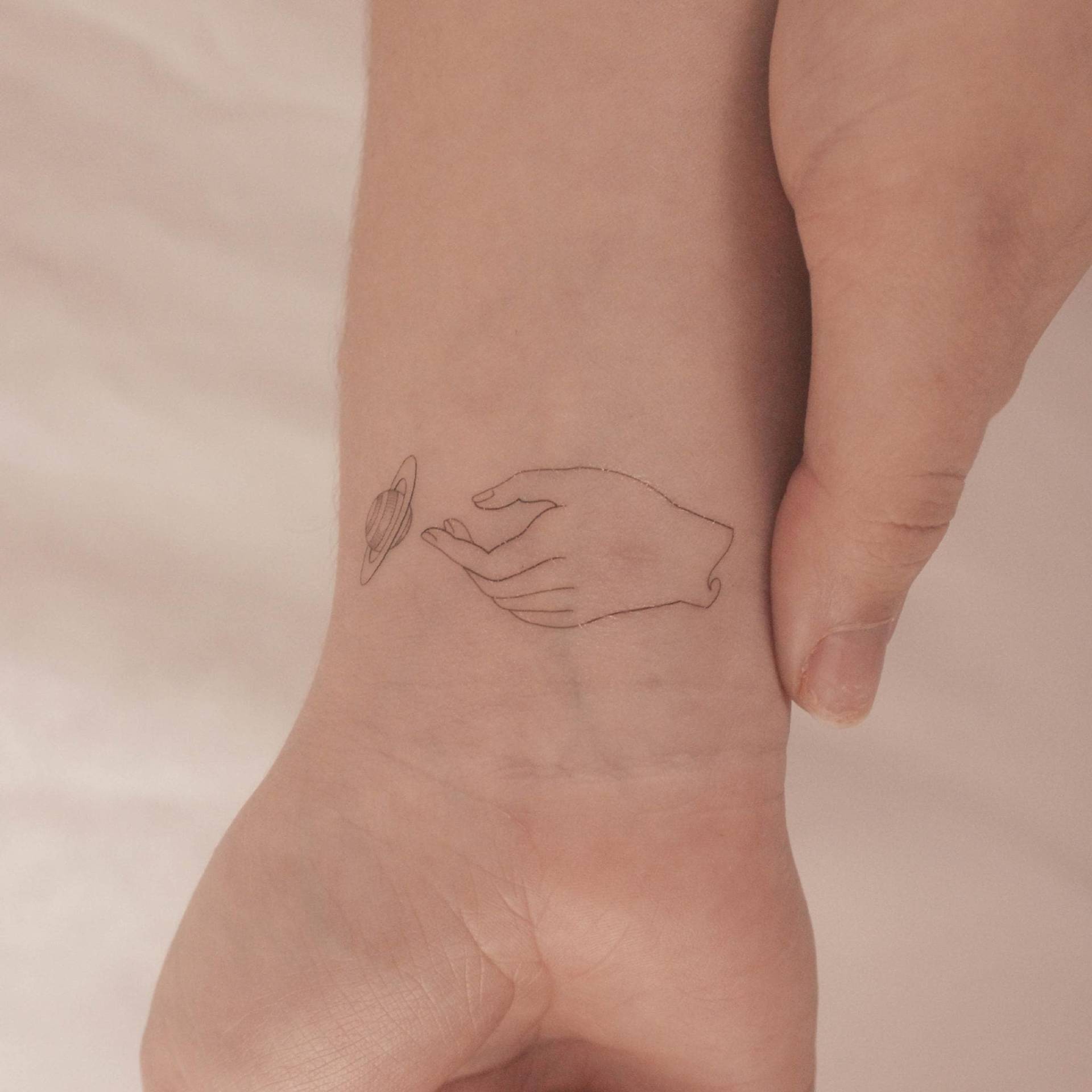 Touch Saturn Temporäres Tattoo Von Jakenowicz | 3Er Set von Etsy - smalltattoos
